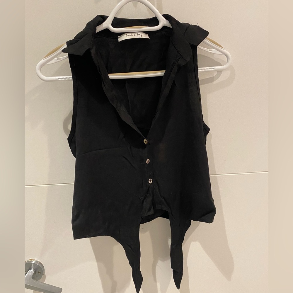 Small black front tie top
